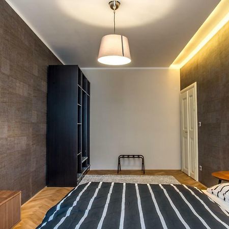 Exclusive 3 Bedroom Top-Notch Flat, Great Location Prága Kültér fotó