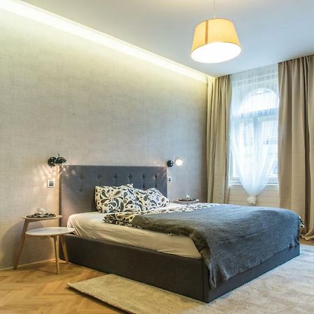 Exclusive 3 Bedroom Top-Notch Flat, Great Location Prága Kültér fotó