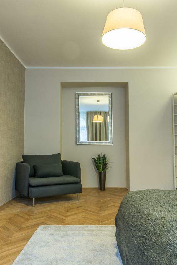 Exclusive 3 Bedroom Top-Notch Flat, Great Location Prága Kültér fotó
