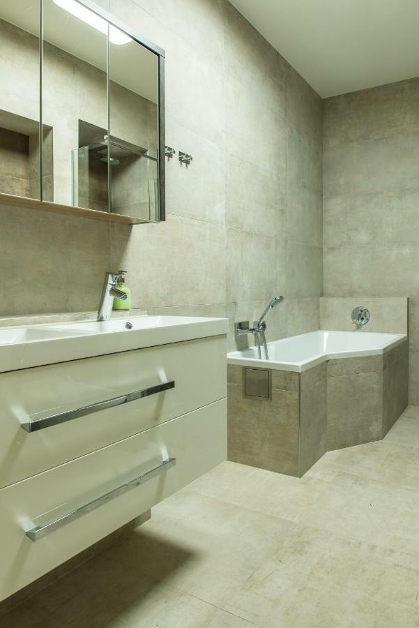 Exclusive 3 Bedroom Top-Notch Flat, Great Location Prága Kültér fotó