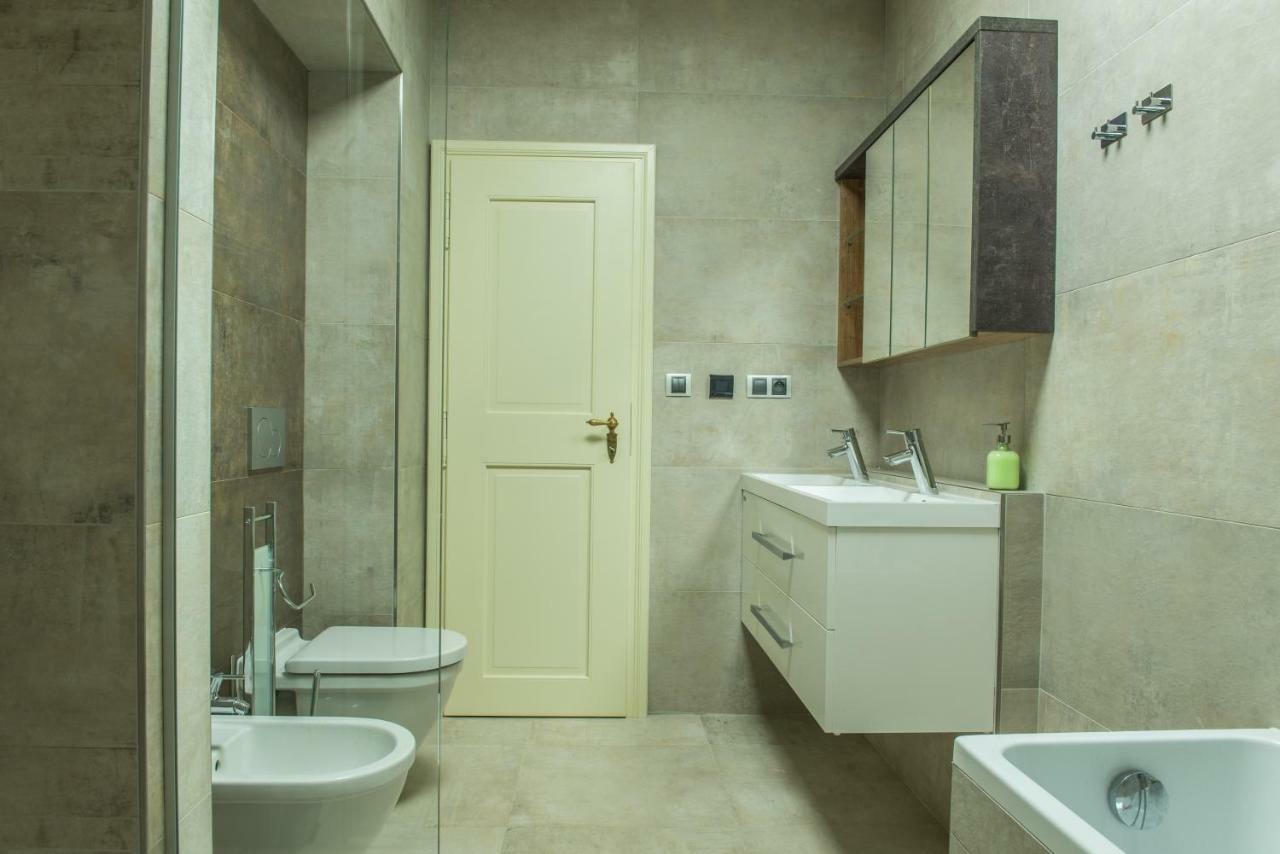 Exclusive 3 Bedroom Top-Notch Flat, Great Location Prága Kültér fotó